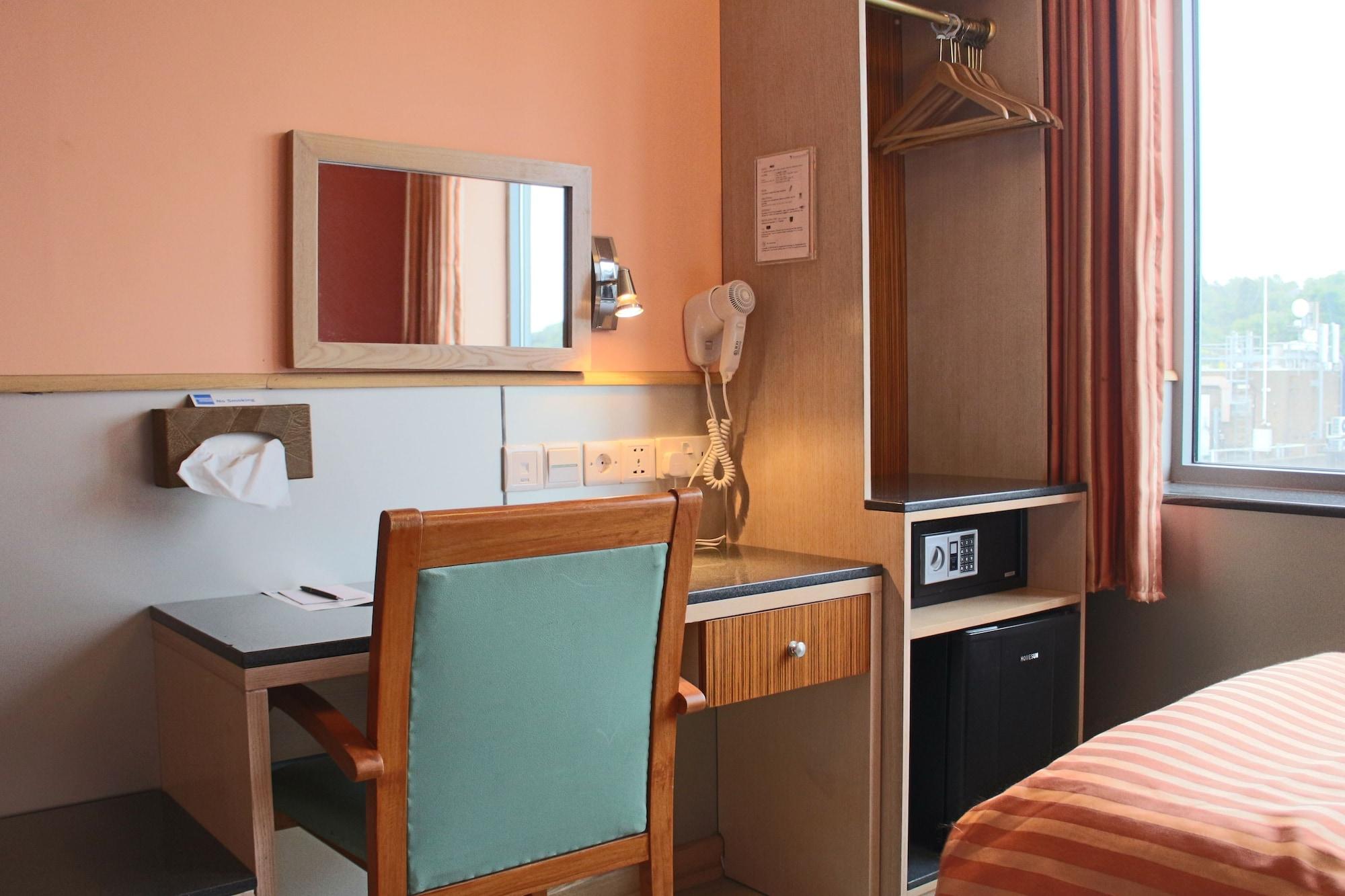 Eurotraveller Hotel - Premier - London Borough of Harrow Exterior foto